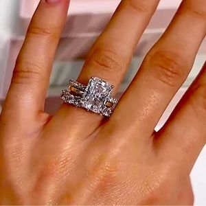 NWT Maxine Exclusive Radiant Cut 3PC Wedding Set
White Gold 925 Sterling Silver